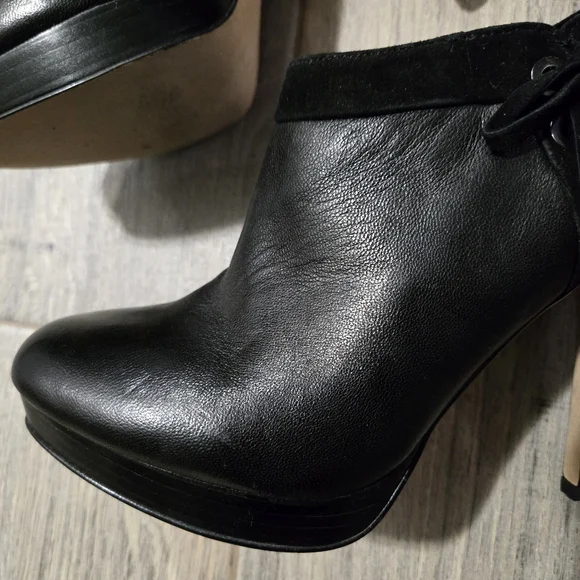 Coach Beatrice low ankle bootie heels,  size 8.5 women's - Picture 5 of 15